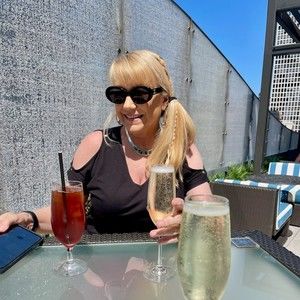 Meet your Posher, Natalie